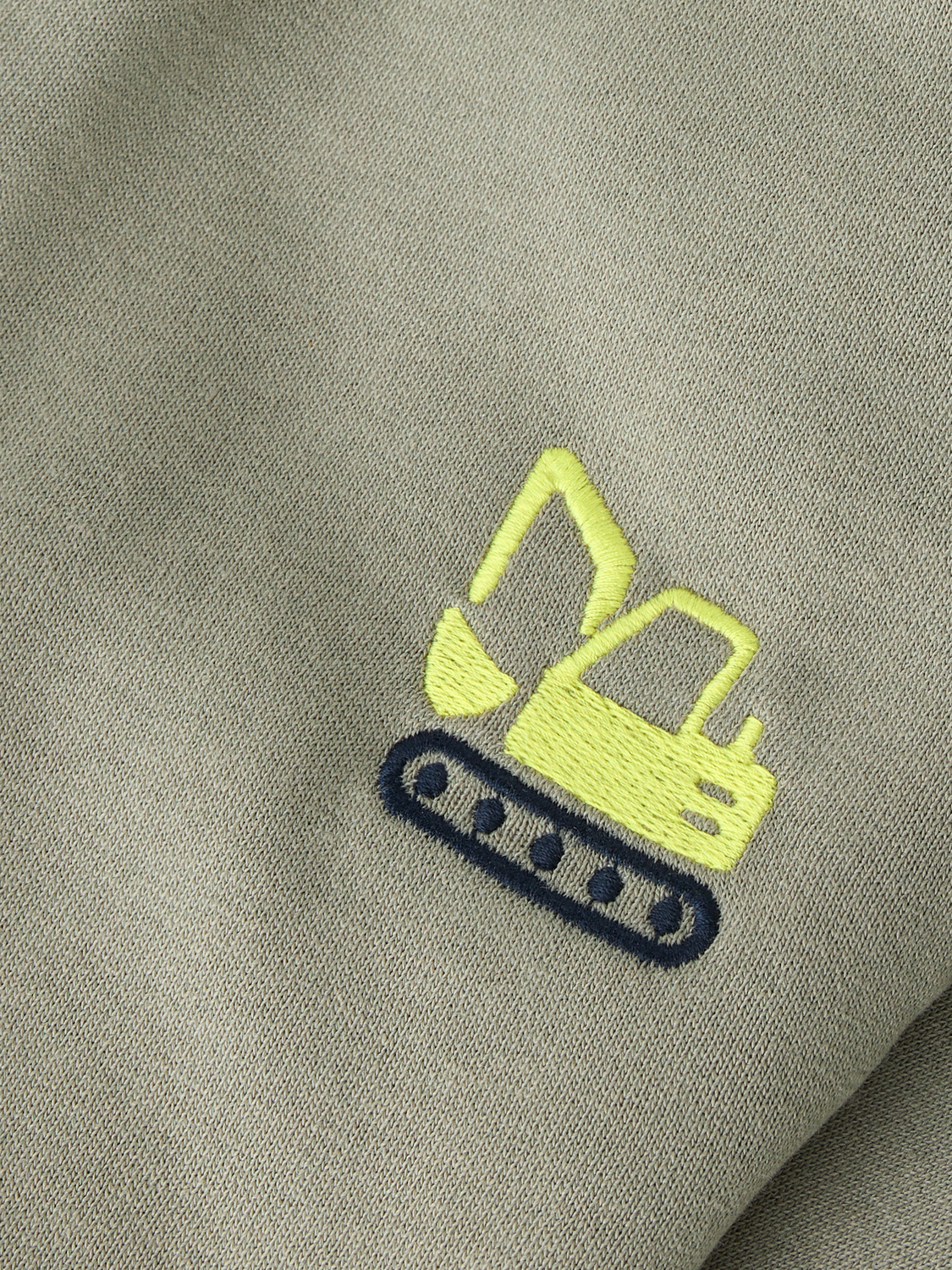 model_shot-front_full